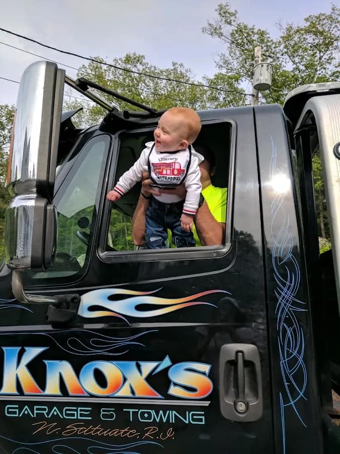 Knoxs Garage & Towing Inc. in North Scituate, RI