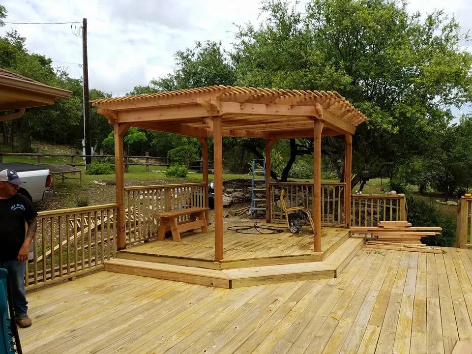 WoodWerkx Remodeling and Restoration in Gonzales, TX