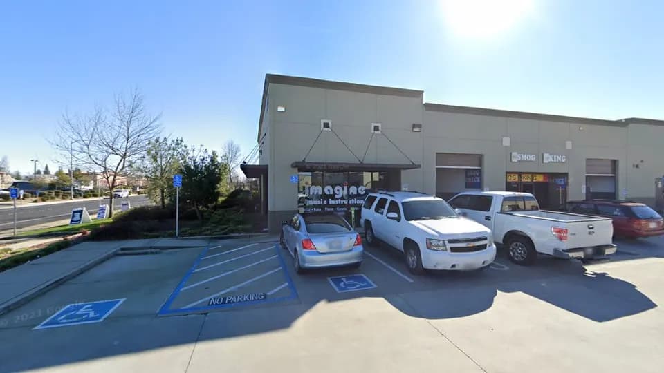 Sierra Garage Door in Roseville, CA