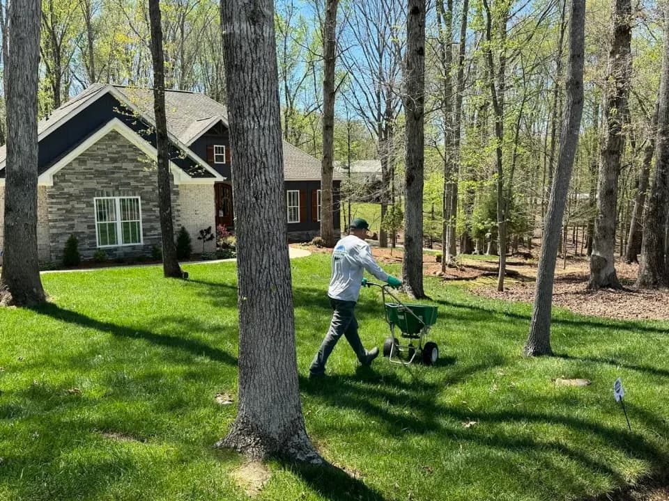 Howards Lawn Services in New Market, AL