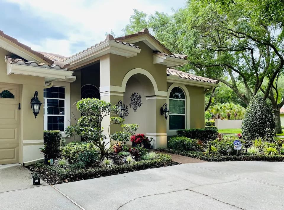 Chapman's Professional Lawn Maintenance Inc in Clearwater, FL