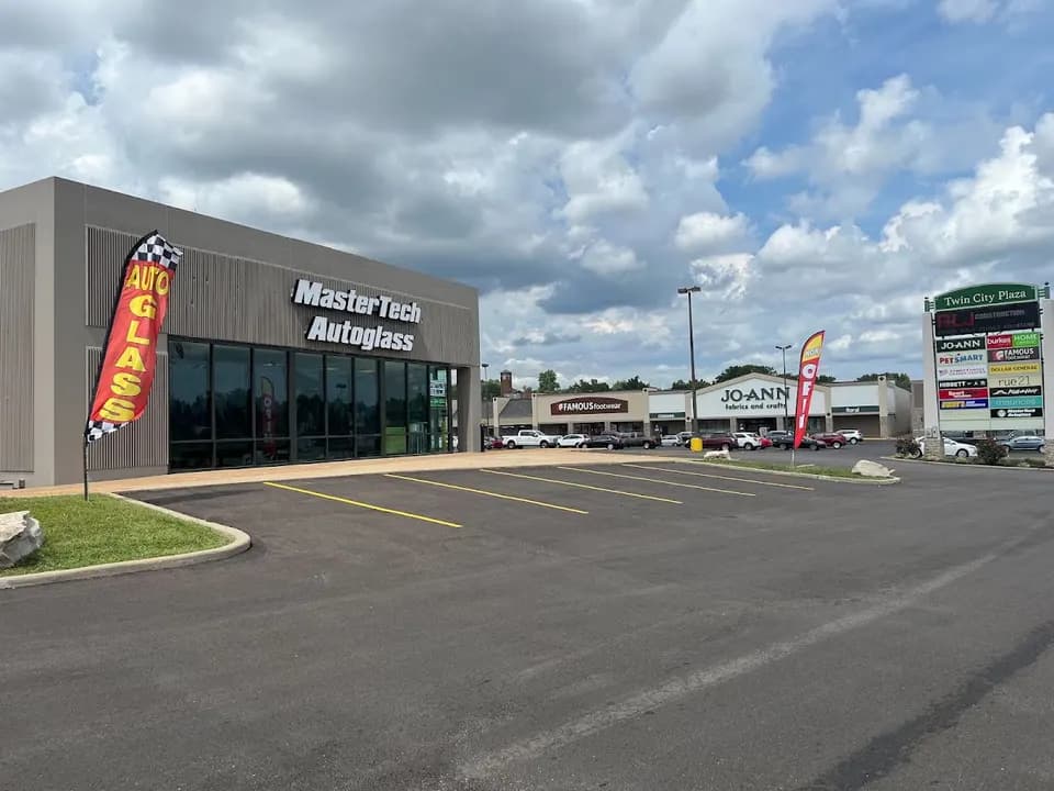 Master Tech Auto Glass in Crystal City, MO
