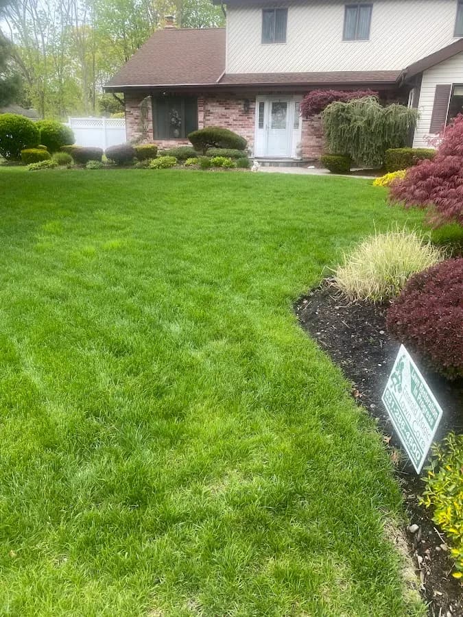Emerald Magic Lawn Care in Holtsville, NY