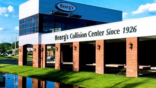 Henrys Collision Center in Manchester, NH