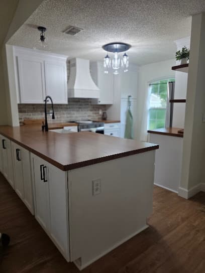 Bennett's Custom Cabinets Inc. in Jacksonville, FL